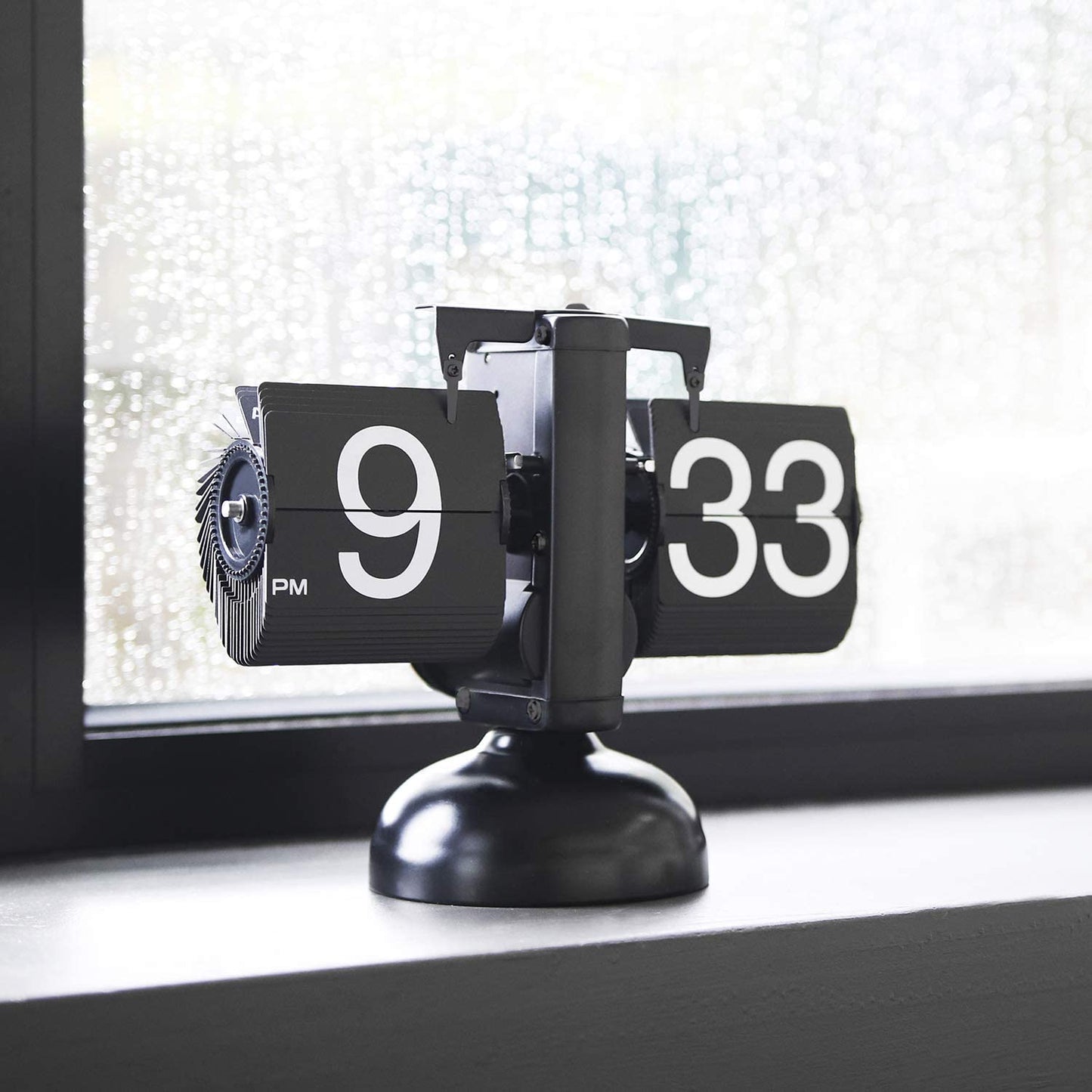 Retro Mechanical Flip Clock – Vintage Desk Alarm & Table Display