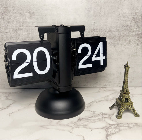 Retro Mechanical Flip Clock – Vintage Desk Alarm & Table Display
