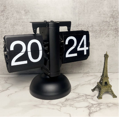 Retro Mechanical Flip Clock – Vintage Desk Alarm & Table Display